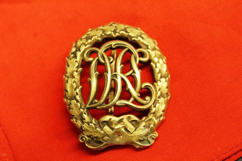 German WW2 Sports badge Gold award, awarded by the German D.R.L.
