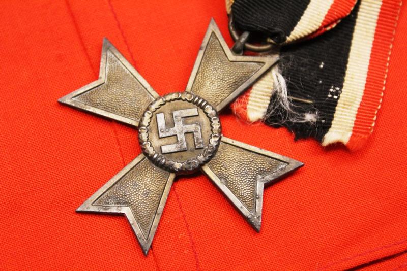 WW2 original German War Merit Cross 2nd Class without Swords (Kriegsverdienst Kreuz 2. Klasse ohne Schwerter), MAKER CODE