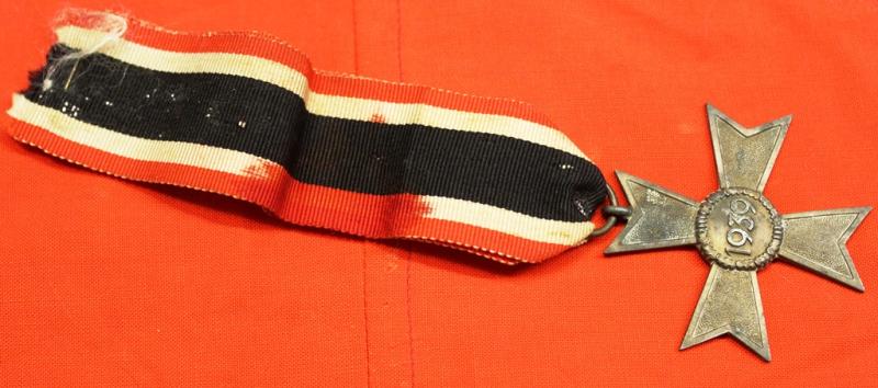 WW2 original German War Merit Cross 2nd Class without Swords (Kriegsverdienst Kreuz 2. Klasse ohne Schwerter), MAKER CODE