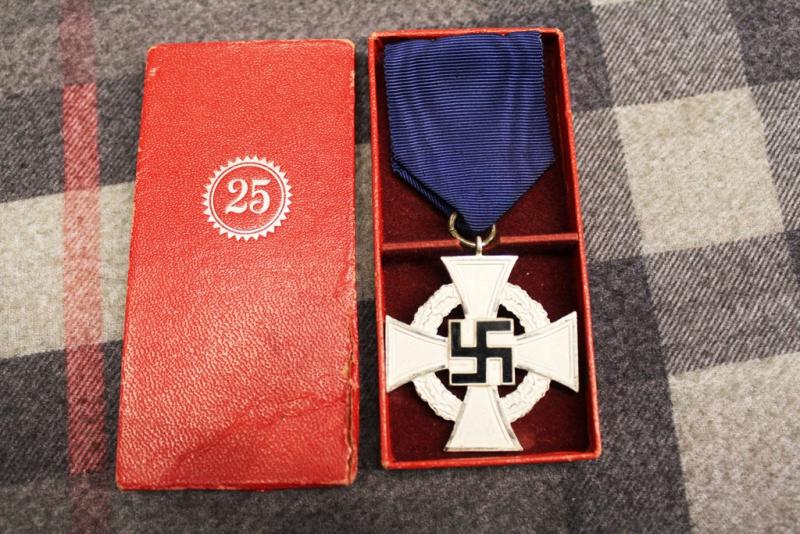 WW2 German 25 Years,Long service,Civil Service Faithful Service Medal with genuine case.