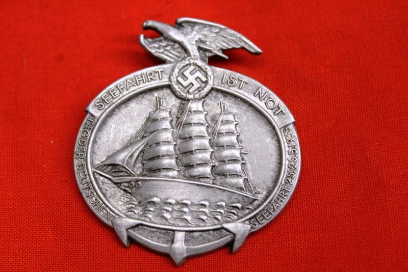 1935 German SEEFAHRT IST NOT , Day badge ,  Tinnie