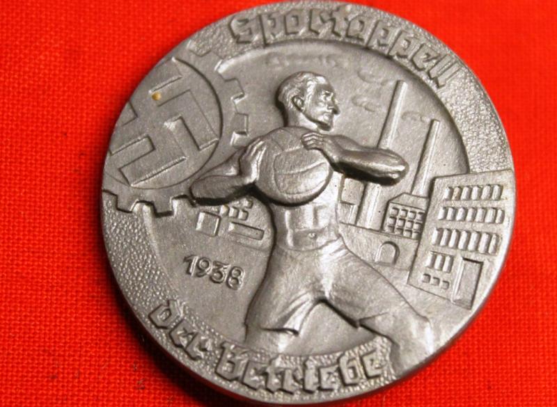 1938 Sport Day of the German Labour Front (DAF) Day Badge, Tinnie