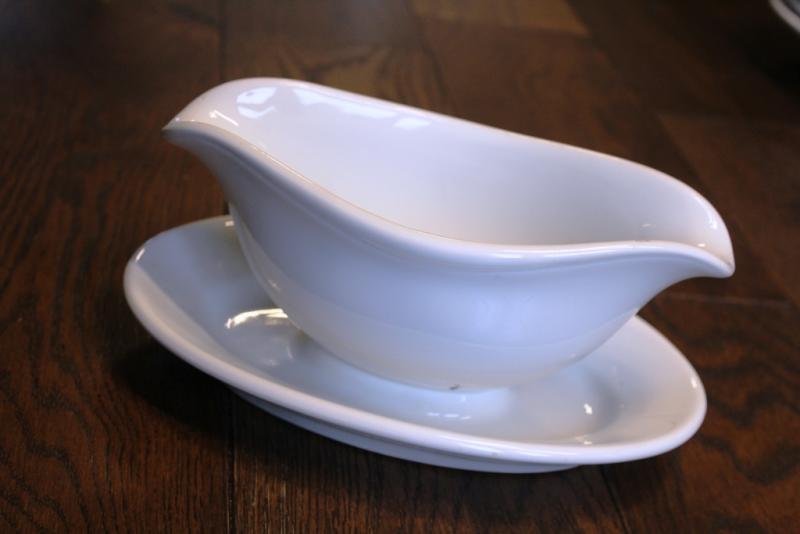 WW2 German Luftwaffe Mess Hall porcelain Gravy Boat, 1940, VGC for age