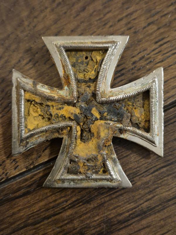 WW2 German Iron Cross 1st class in relic condition
