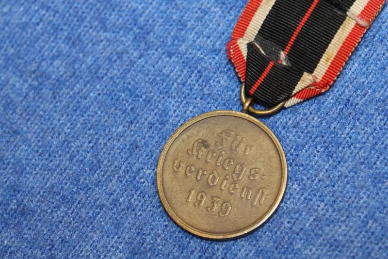 The War Merit Medal (German: Kriegsverdienstmedaille) 1939
