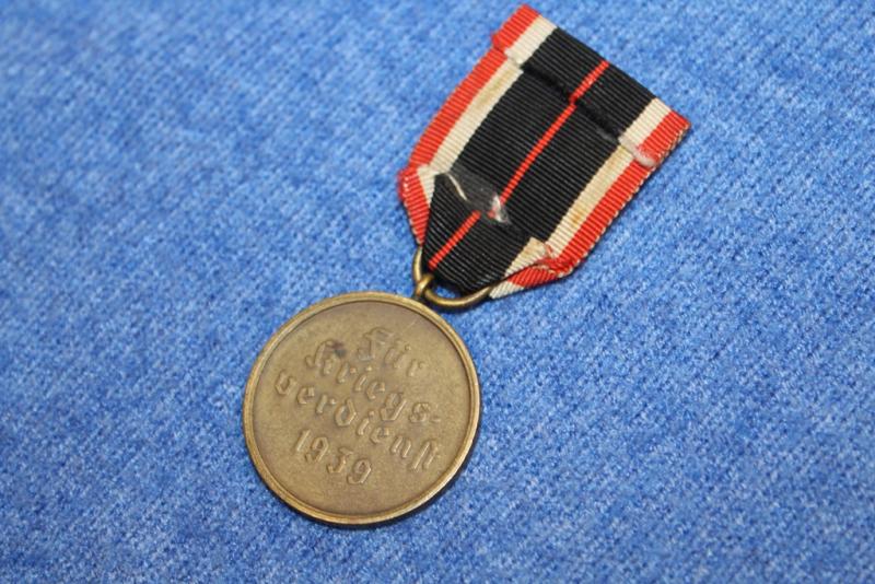 The War Merit Medal (German: Kriegsverdienstmedaille) 1939